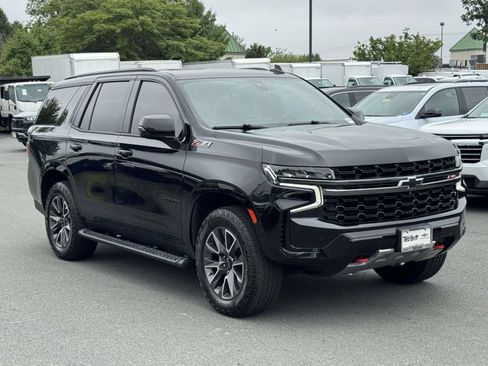 Used 2022 Chevrolet Tahoe Z71 w/ Luxury Package AWD/4WD image 3