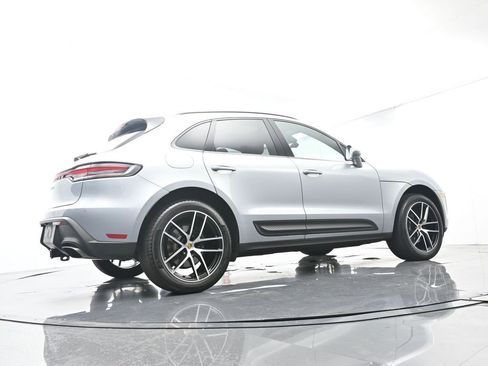 Certified 2025 Porsche Macan AWD/4WD image 52