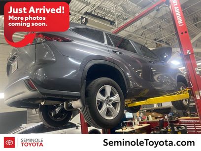Used 2025 Toyota Highlander LE