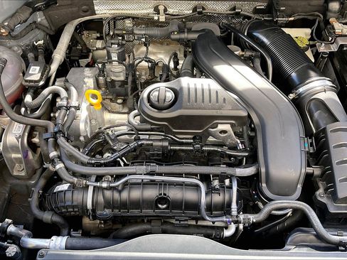 Certified 2023 Volkswagen Taos SE w/ Black Wheel Package image 32