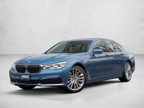 Used 2019 BMW 750i xDrive w/ Executive Package image 1