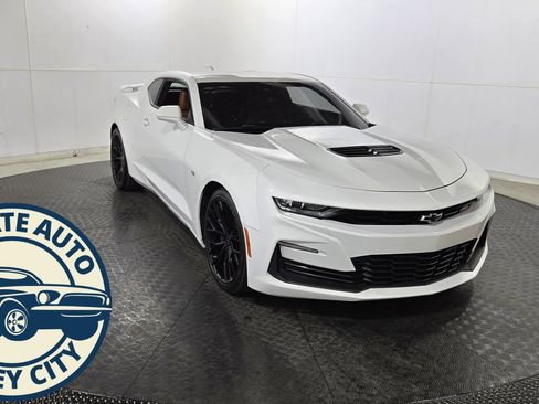 Used 2020 Chevrolet Camaro SS image 2