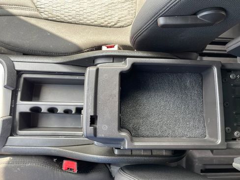 Used 2012 GMC Acadia SLE FWD image 30