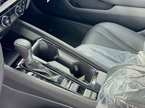 Used 2023 Honda Accord Touring image 11