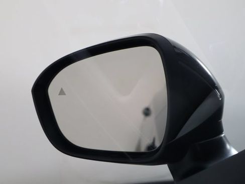 Used 2024 Nissan Ariya FWD image 40