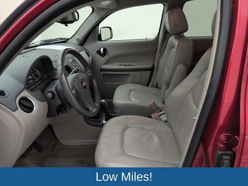 Used 2010 Chevrolet HHR LT w/ My Link Package FWD image 4