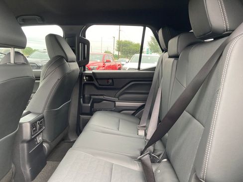 New 2026 Toyota 4Runner TRD Off-Road Premium AWD/4WD image 17
