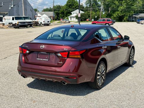 Used 2024 Nissan Altima 2.5 SV w/ SV Premium Package AWD/4WD image 18
