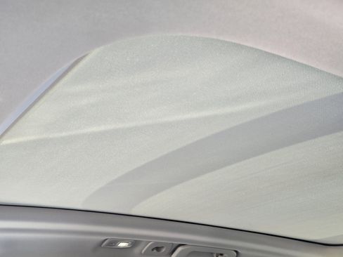 Certified 2023 Volvo XC60 B5 Ultimate w/ Climate Package image 38