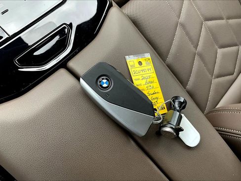 Certified 2025 BMW 530i RWD image 14