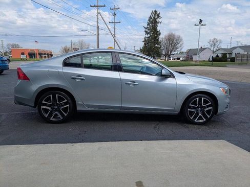 Used 2017 Volvo S60 T5 Dynamic image 5