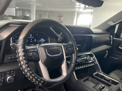 Used 2024 GMC Sierra 3500 Denali w/ Denali Reserve Package image 9
