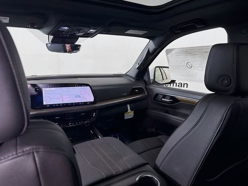 Used 2025 Chevrolet Tahoe High Country image 27