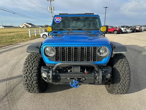 Used 2024 Jeep Wrangler Unlimited Rubicon w/ Dual Top Group image 7