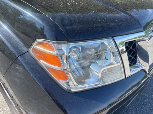 Used 2017 Nissan Frontier SV AWD/4WD image 7