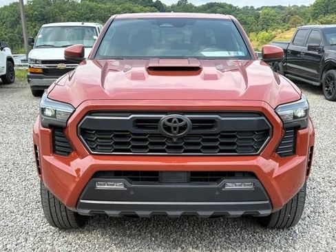 Used 2025 Toyota Tacoma TRD Sport w/ TRD Sport Premium Package AWD/4WD image 8