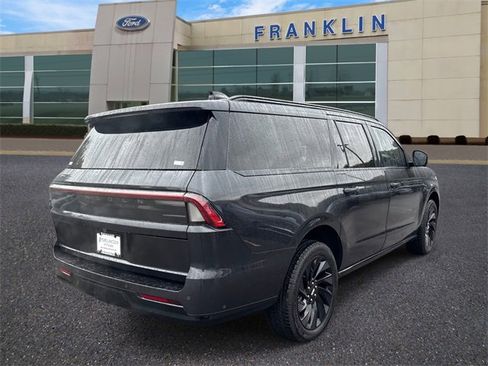 New 2025 Lincoln Navigator L Reserve w/ Jet Appearance Package image 7