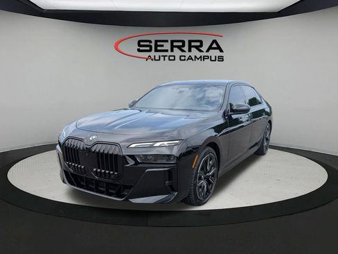 Certified 2023 BMW 760i xDrive AWD/4WD image 1