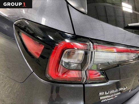 Used 2025 Subaru Outback Premium AWD/4WD image 28