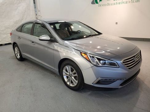 Used 2015 Hyundai Sonata SE w/ Option Group 09 FWD image 9