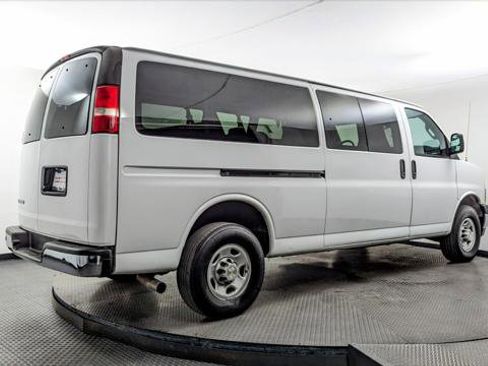 Used 2023 Chevrolet Express 3500 LT w/ LT Preferred Equipment Group image 8
