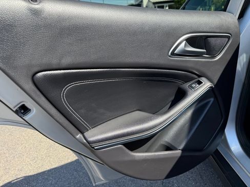 Used 2019 Mercedes-Benz GLA 250 4MATIC image 23