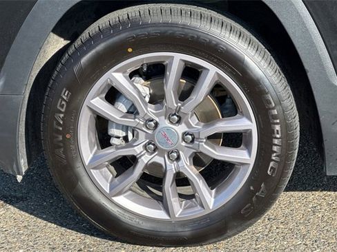 Used 2024 GMC Terrain SLT image 45