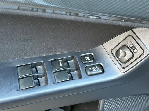 Used 2011 Mitsubishi Lancer Evolution GSR image 12