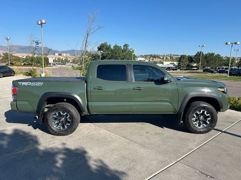 Used 2021 Toyota Tacoma TRD Off-Road w/ Technology Package AWD/4WD image 10