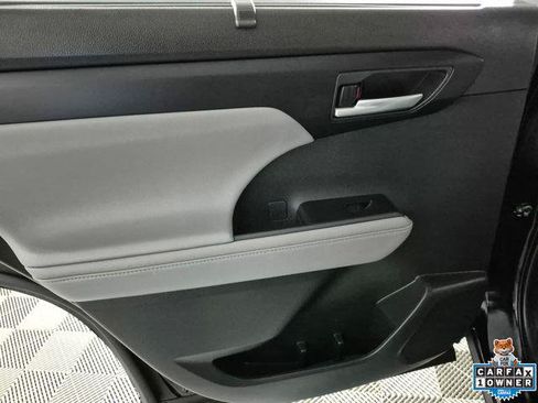 Certified 2024 Toyota Highlander XLE AWD/4WD image 29