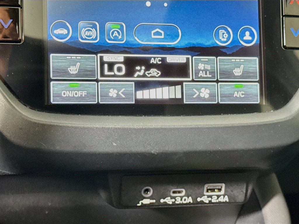 Used 2025 Subaru Forester Premium AWD/4WD image 12