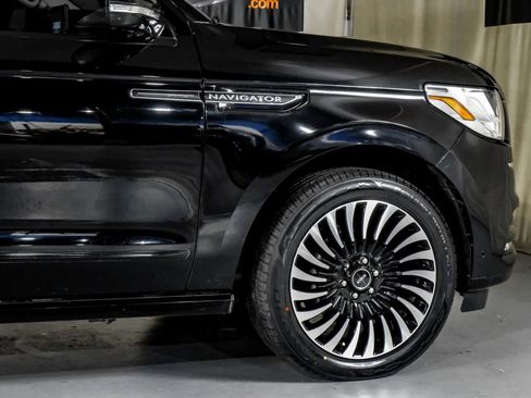 Used 2020 Lincoln Navigator Black Label w/ Cargo Convenience Package image 7