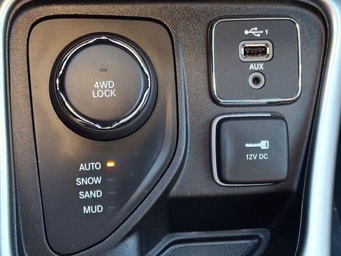 Used 2021 Jeep Compass Latitude w/ Sun and Sound Group image 26