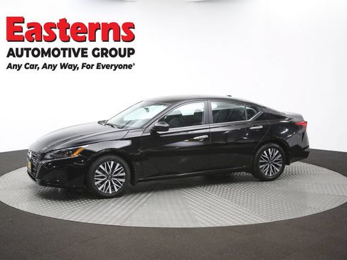 Used 2023 Nissan Altima 2.5 SV w/ SV Premium Package FWD image 59