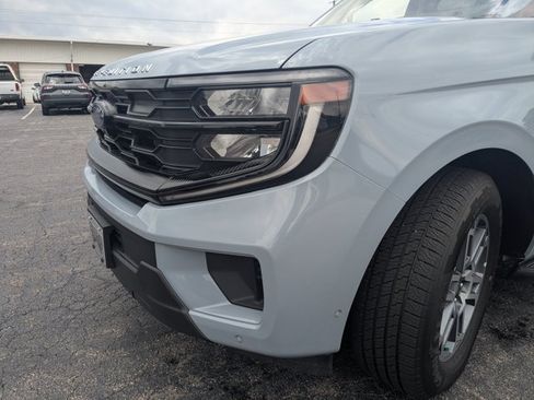 Certified 2025 Ford Expedition Max Active RWD image 5