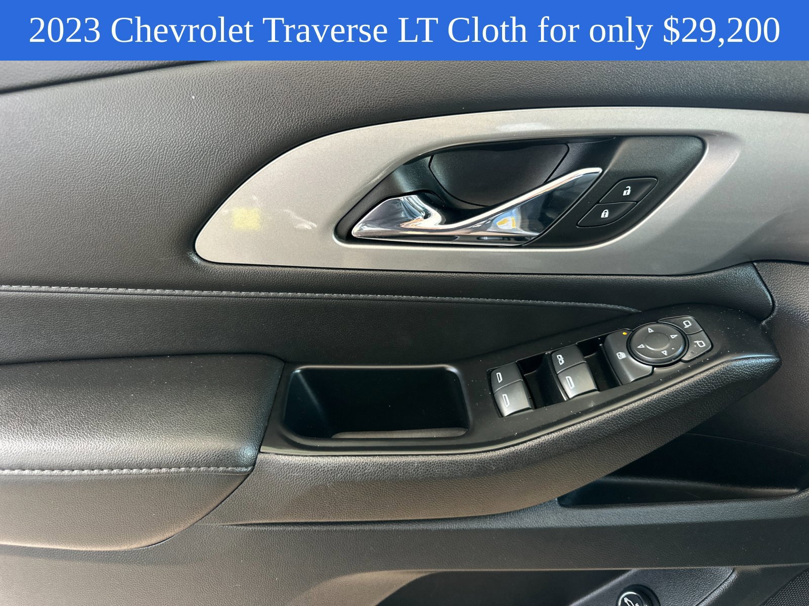 Used 2023 Chevrolet Traverse LT FWD image 12