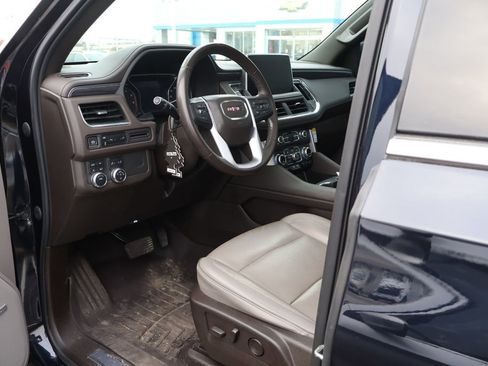 Used 2021 GMC Yukon SLT image 10