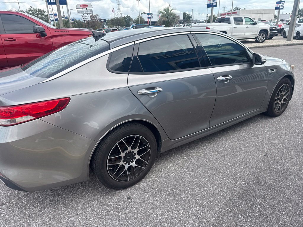 Used 2018 Kia Optima EX w/ Premium Package FWD image 5