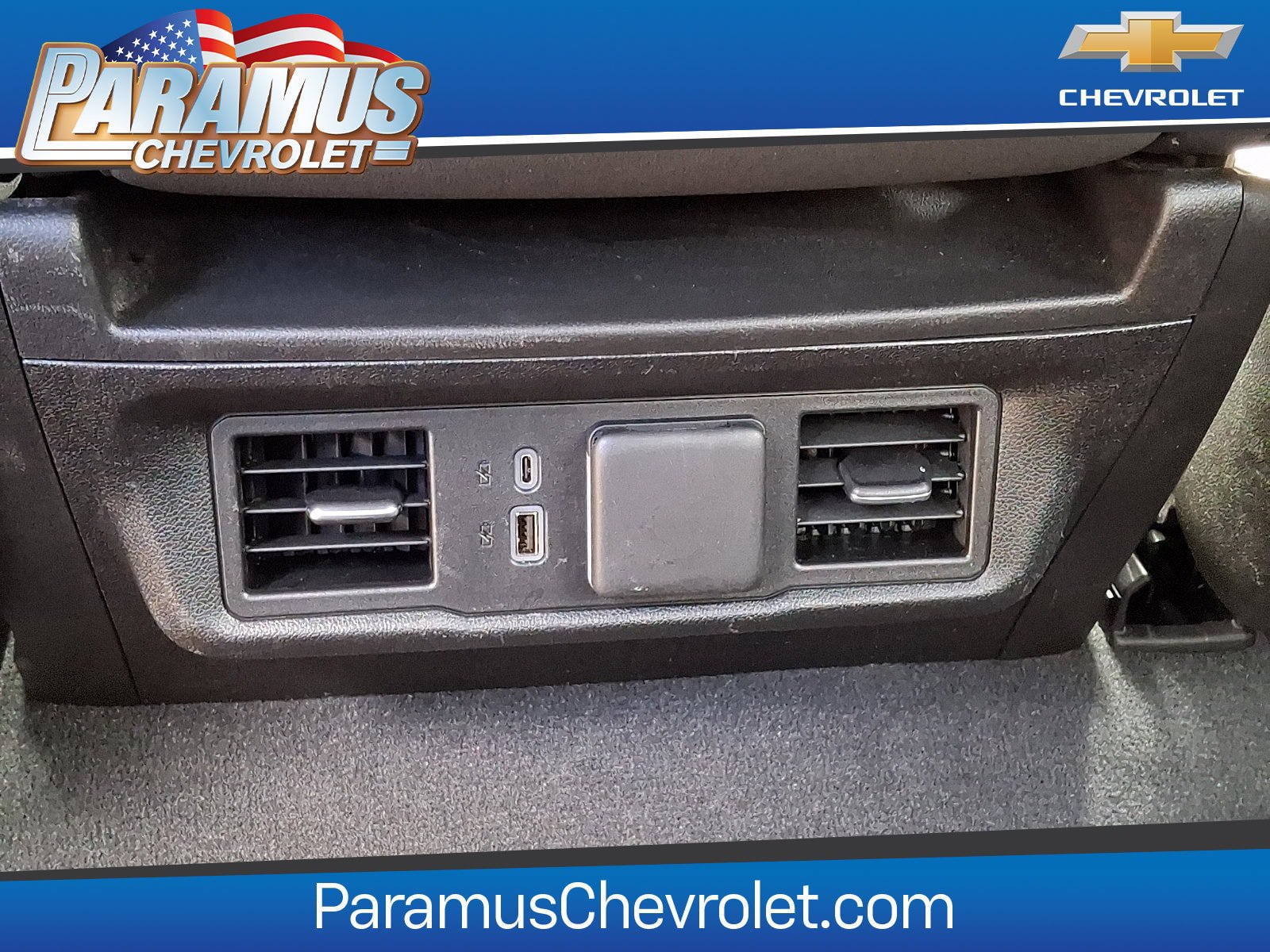 Used 2026 GMC Sierra 1500 SLT AWD/4WD image 11