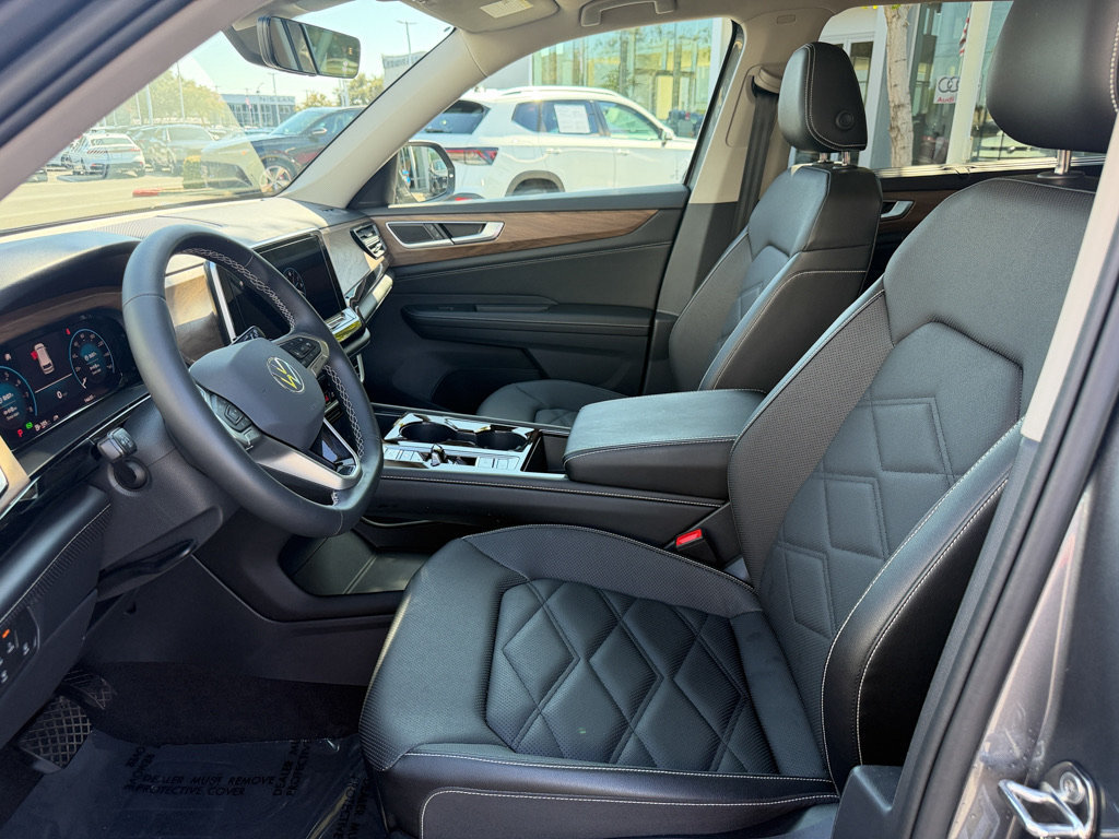 Used 2024 Volkswagen Atlas SE AWD/4WD image 13
