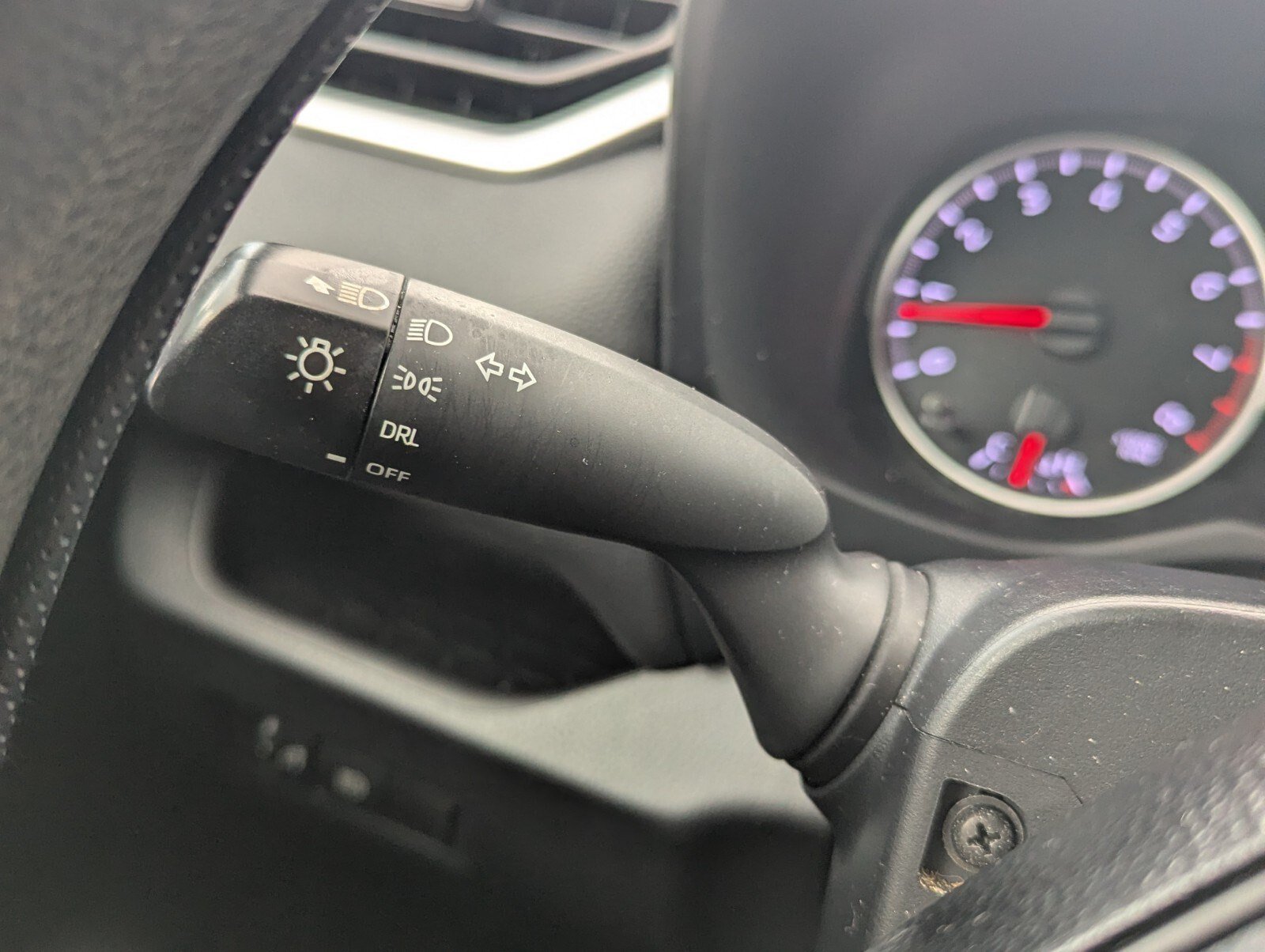 Used 2021 Toyota RAV4 LE FWD image 37