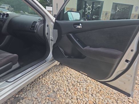 Used 2012 Nissan Altima 2.5 S FWD image 19