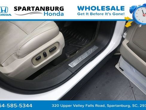Used 2015 Ford Explorer Limited w/ Equipment Group 302A AWD/4WD image 26