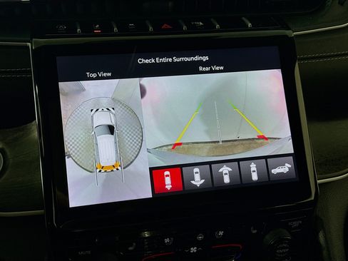 Used 2024 Jeep Grand Cherokee L Limited w/ Luxury Tech Group II image 3