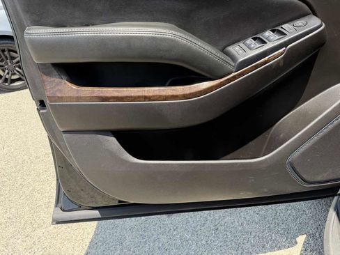 Used 2018 Chevrolet Suburban LS RWD image 10