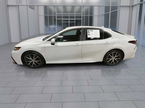 Used 2024 Toyota Camry SE FWD image 5