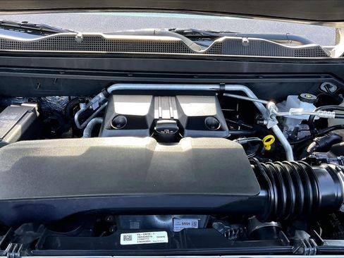 Used 2024 Chevrolet Colorado ZR2 w/ Technology Package AWD/4WD image 29