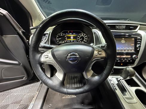 Used 2018 Nissan Murano SL w/ Midnight Edition Package FWD image 9