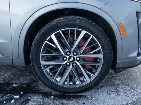 Used 2024 Cadillac XT6 Sport image 10