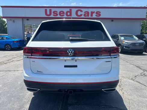 Used 2024 Volkswagen Atlas SE AWD/4WD image 4